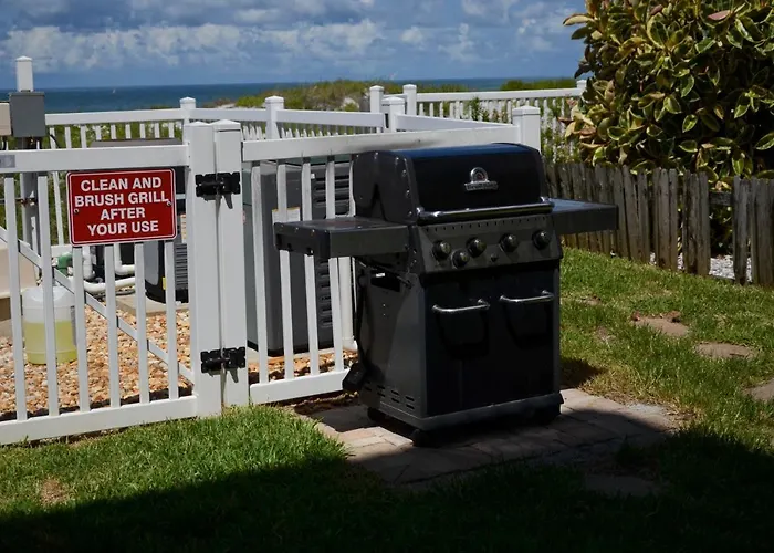 Holiday home Oceanside 305